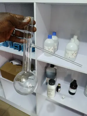 Distillation Flask With Arm. 250ml