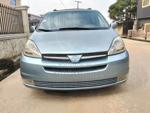 Toyota Sienna XLE Limited 2005 Blue