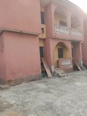 3bdrm Block of Flats in Governors Road, Egbeda / Egbeda for sale