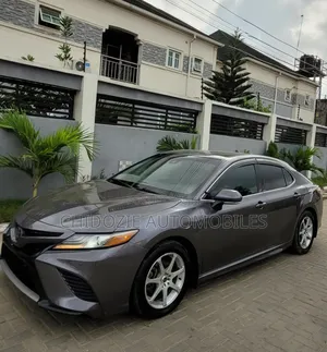 Toyota Camry XSE (2.5L 4cyl 8A) 2019 Gray