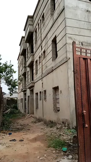 12bdrm Block of Flats in Lodu Estate Phase 1, Umuahia for sale