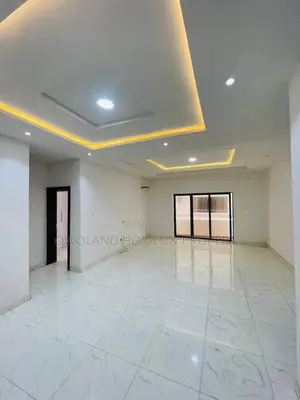3bdrm Block of Flats in Lekki Phase 1 for rent