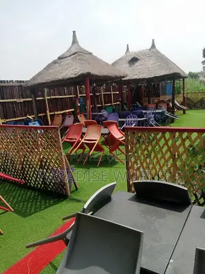 Thatch House Bush Bar