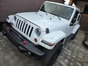 Jeep Wrangler Sahara 2013 White