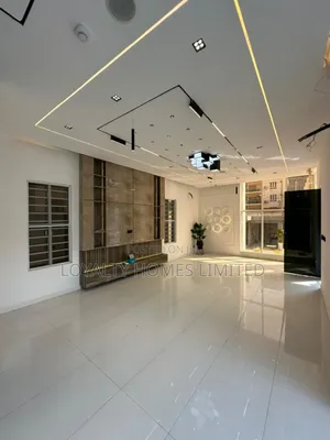 5bdrm House in Lekki Phase 1 for sale