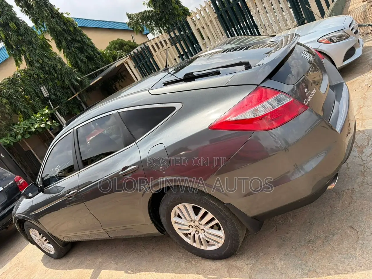 Honda Crosstour 2012 Gray
