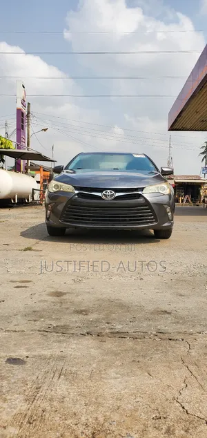 Toyota Camry 2016 Brown
