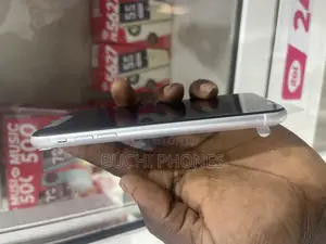 Apple iPhone XR 64 GB White