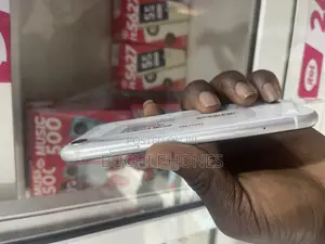 Apple iPhone XR 64 GB White
