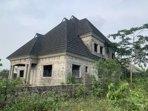 Uncompleted 4 Bedroom Paint House for Sell