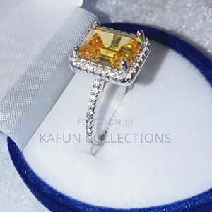 High Quality Moissanite Engagement Ring