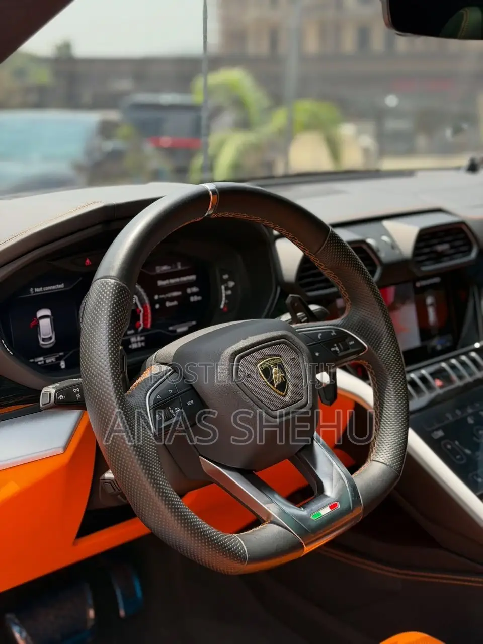 Lamborghini Urus 2022 Orange