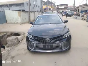 Toyota Camry LE FWD (2.5L 4cyl 8AM) 2018 Black