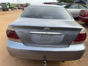 Toyota Camry 2004 Blue
