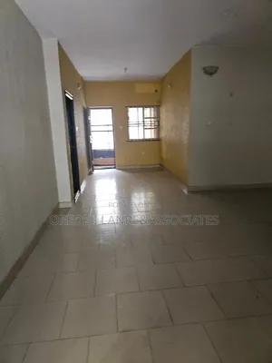 3bdrm Apartment in Magodo Phase1 for rent