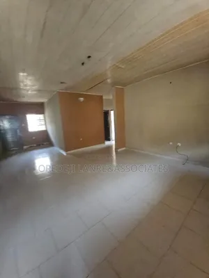 3bdrm Apartment in Magodo Phase1 for rent