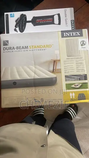 Intex Dura-Beam Standard 10inch High 3persons Air Mattress.