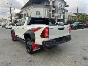 New Toyota Hilux 2025 White