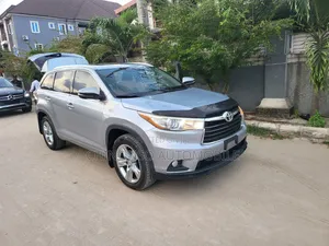 Toyota Highlander Limited Platinum 4dr SUV AWD (3.5L 6cyl 6A) 2014