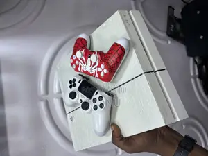 Ps4 Fat With 2 Pads and Latest Installed Game,Low Version