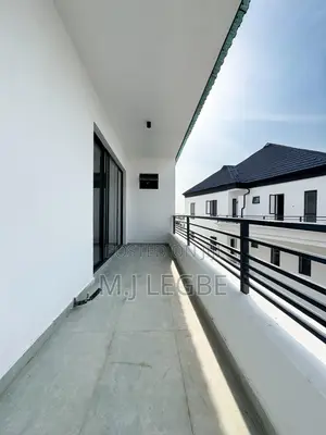 3bdrm Apartment in Phase1, Lekki for rent
