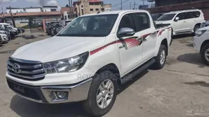 Toyota Hilux 2019 Off white