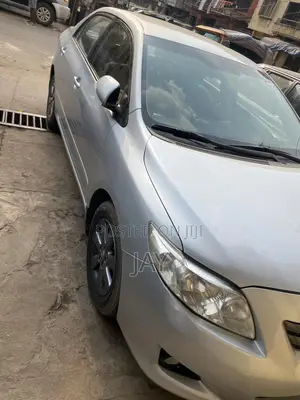 Toyota Corolla LE 4dr Sedan (1.8L 4 cyl 4A) 2009 Silver