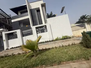 5bdrm Duplex in Maitama for sale