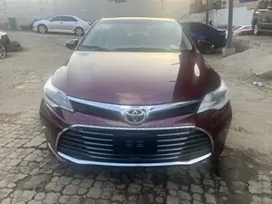 Toyota Avalon XLE Premium FWD Sedan (3.6L 6cyl 6A) 2016 Burgundy