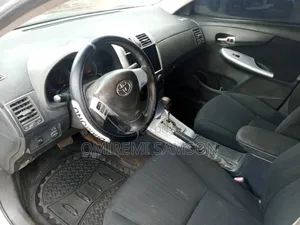 Toyota Corolla 2011 Silver