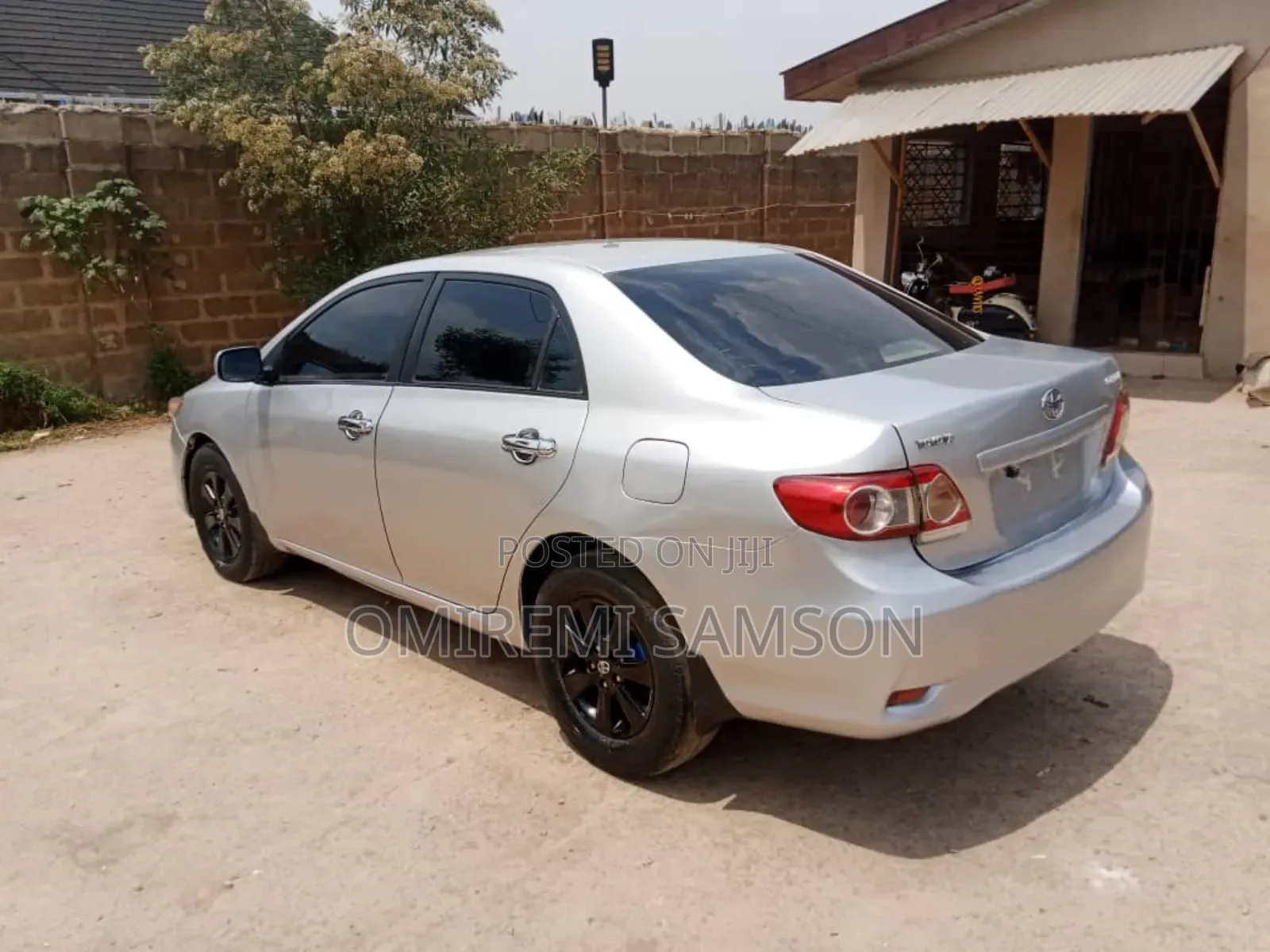 Toyota Corolla 2011 Silver