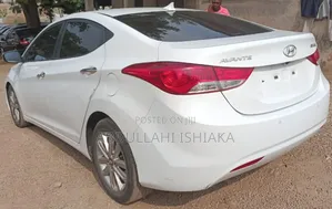 Hyundai Elantra 2011 White