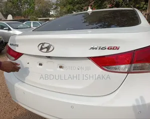 Hyundai Elantra 2011 White