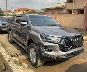 Toyota Hilux 2017 Brown