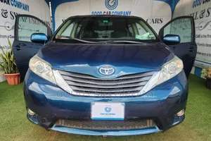 Toyota Sienna 2011 Blue