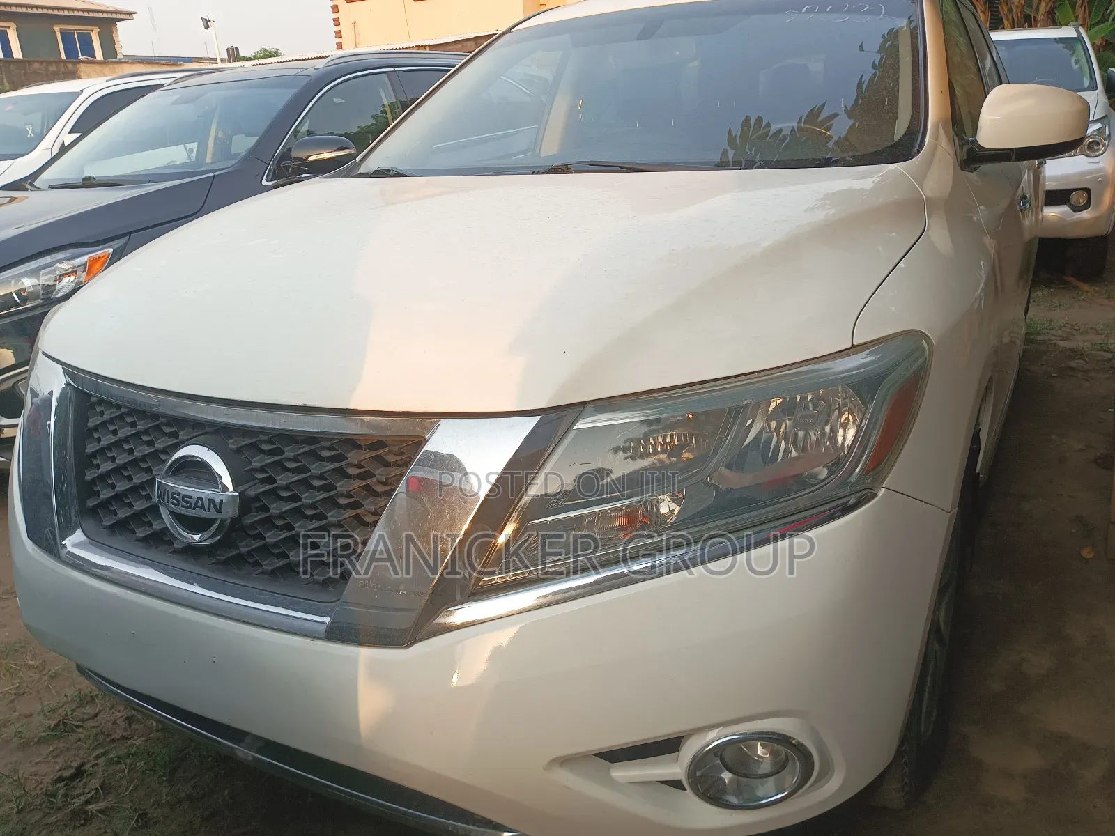 Nissan Pathfinder 2013 White