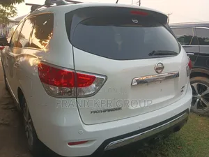 Nissan Pathfinder 2013 White