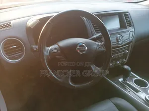 Nissan Pathfinder 2013 White