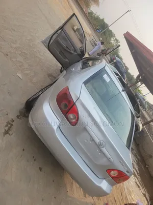 Toyota Corolla LE 2004 Silver