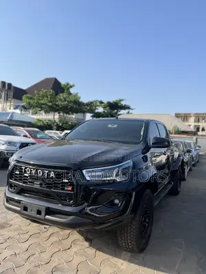 Toyota Hilux Revo Smart Cab Petrol 2.7 RWD 2021 Black