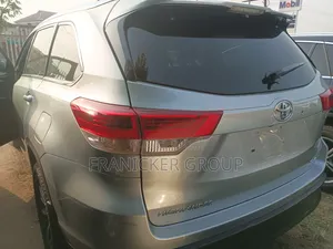 Toyota Highlander 2019 Green