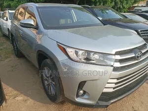 Toyota Highlander 2019 Green