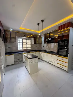 4bdrm Duplex in Oluyole Estate for sale