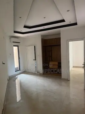 3bdrm Apartment in Lekki Phase 1 for rent