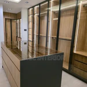 Bespoke Walk in Closet by Dric