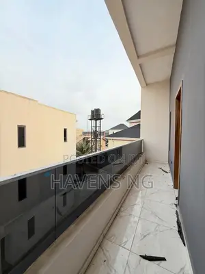 4bdrm Duplex in Chevron for sale