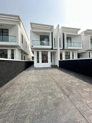 4bdrm Duplex in Luxury Estate, Idado for sale