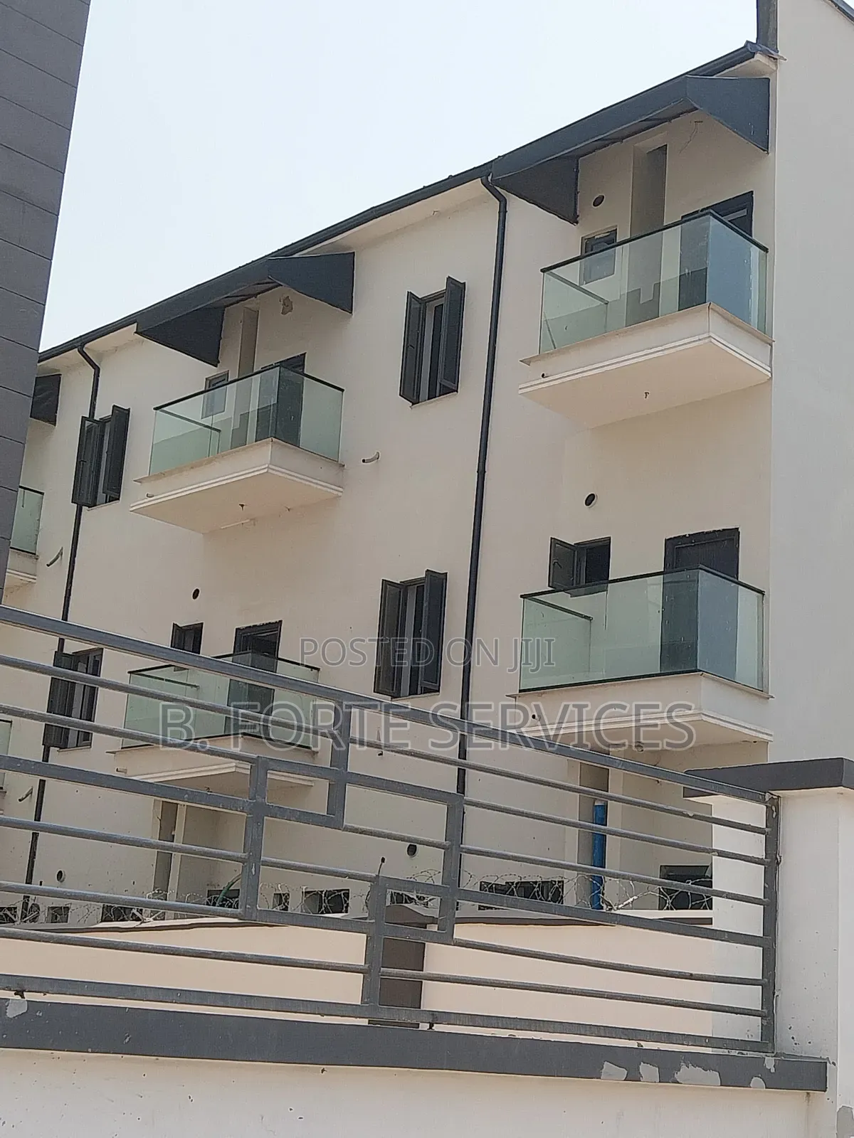 Balcony Glass Rail (10mm)