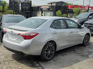 Toyota Corolla LE 4dr Sedan (1.8L 4cyl CVT) 2015 White