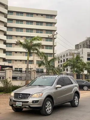 Mercedes-Benz M Class 2010 Gold